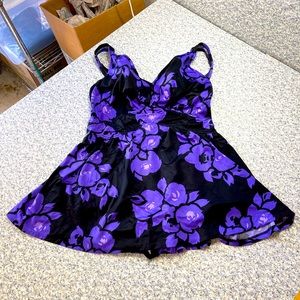 Jantzen Swimsuit w/ skirted bottom Purple and Black size 20
